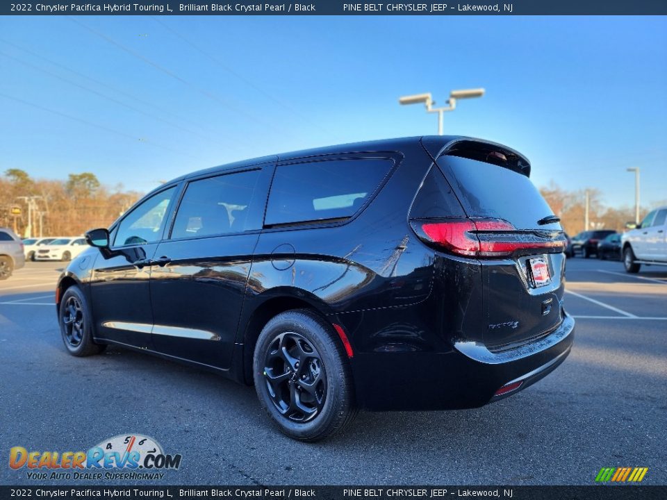 2022 Chrysler Pacifica Hybrid Touring L Brilliant Black Crystal Pearl / Black Photo #4