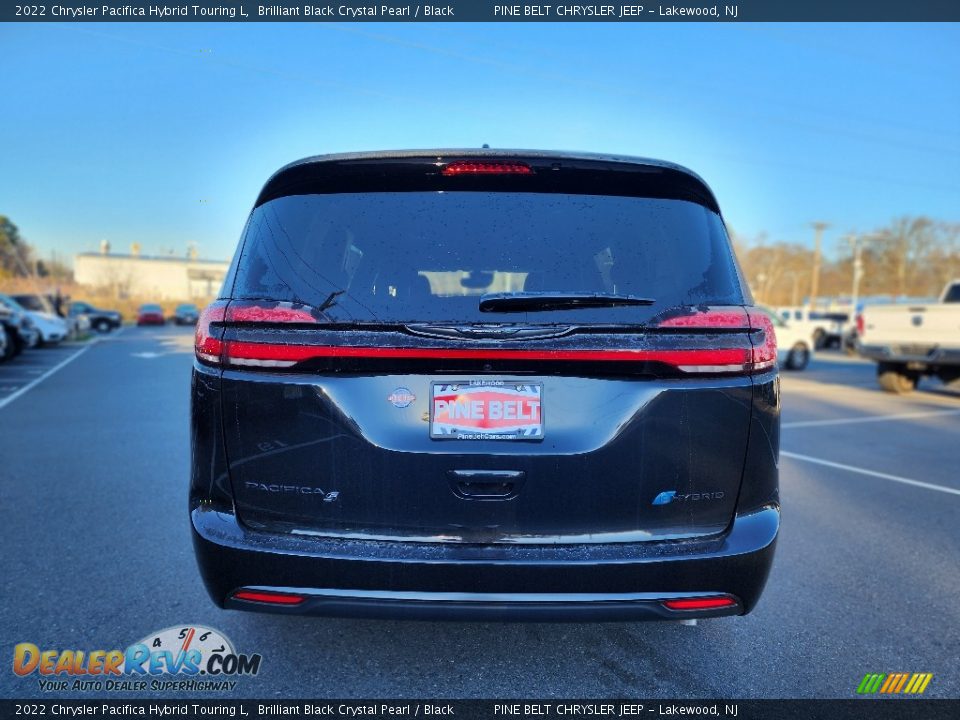 2022 Chrysler Pacifica Hybrid Touring L Brilliant Black Crystal Pearl / Black Photo #6