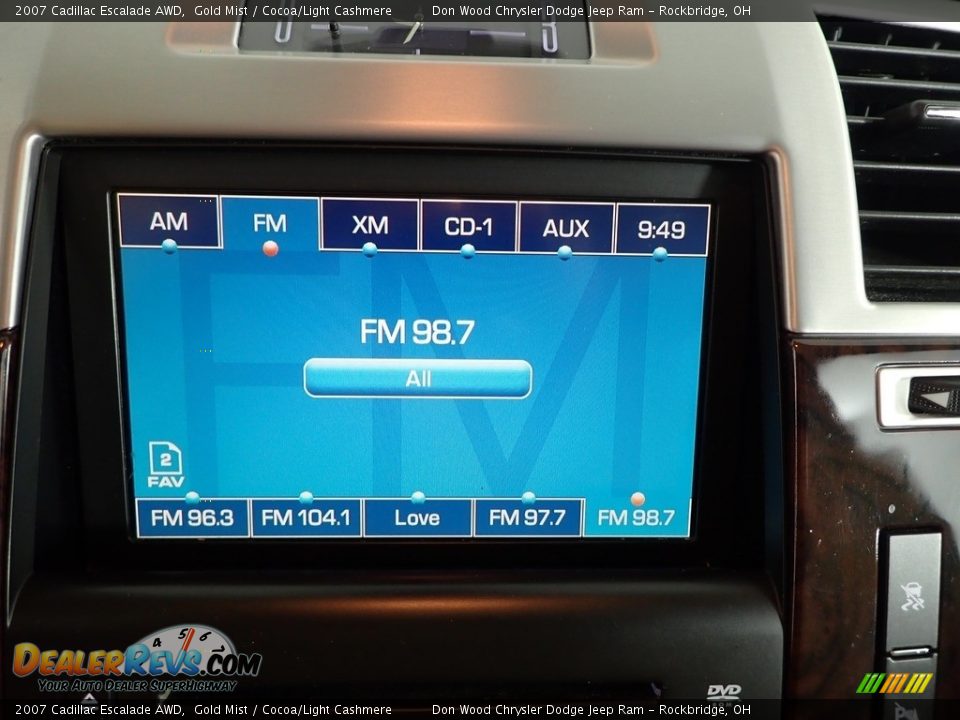 2007 Cadillac Escalade AWD Gold Mist / Cocoa/Light Cashmere Photo #2