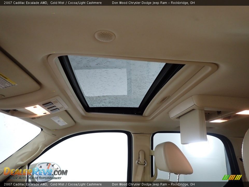 2007 Cadillac Escalade AWD Gold Mist / Cocoa/Light Cashmere Photo #3