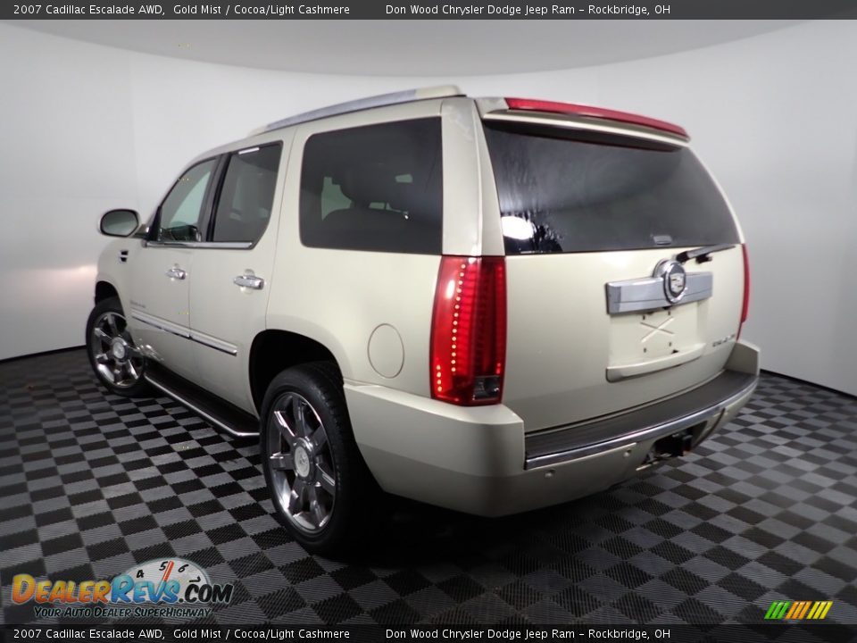 2007 Cadillac Escalade AWD Gold Mist / Cocoa/Light Cashmere Photo #8