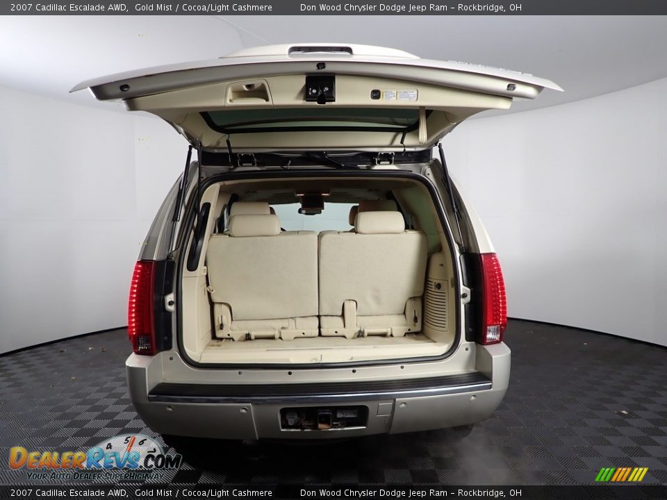 2007 Cadillac Escalade AWD Gold Mist / Cocoa/Light Cashmere Photo #10