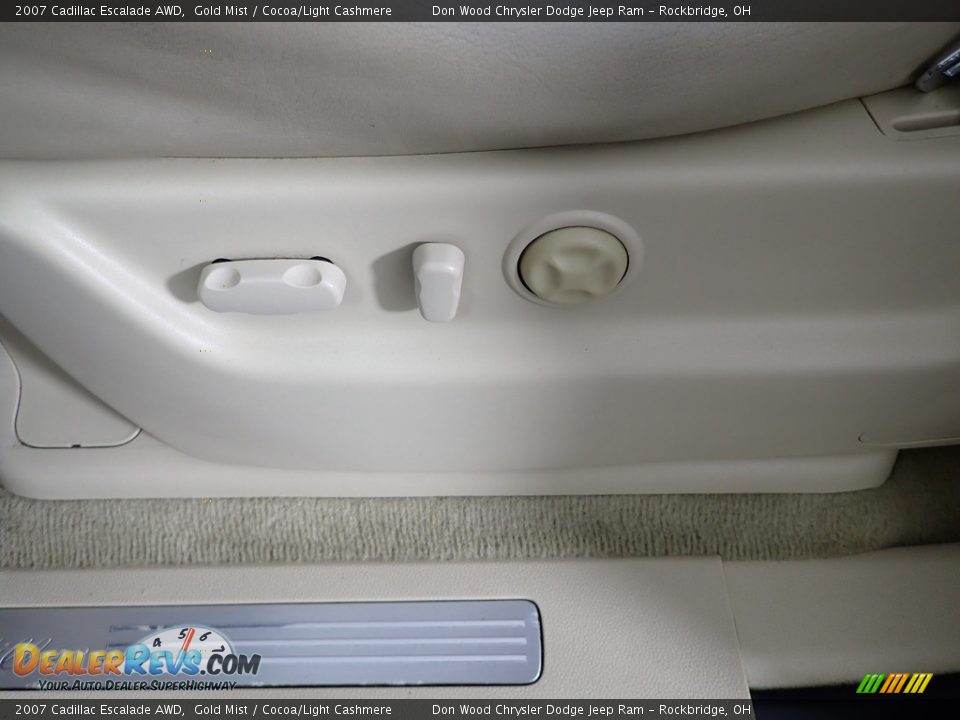 2007 Cadillac Escalade AWD Gold Mist / Cocoa/Light Cashmere Photo #15