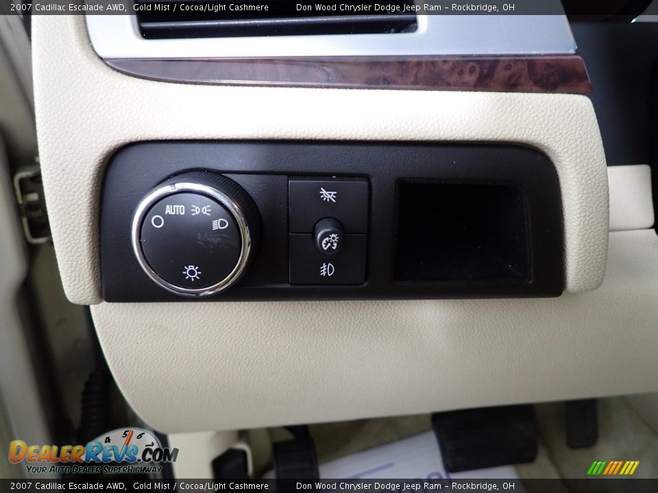2007 Cadillac Escalade AWD Gold Mist / Cocoa/Light Cashmere Photo #17