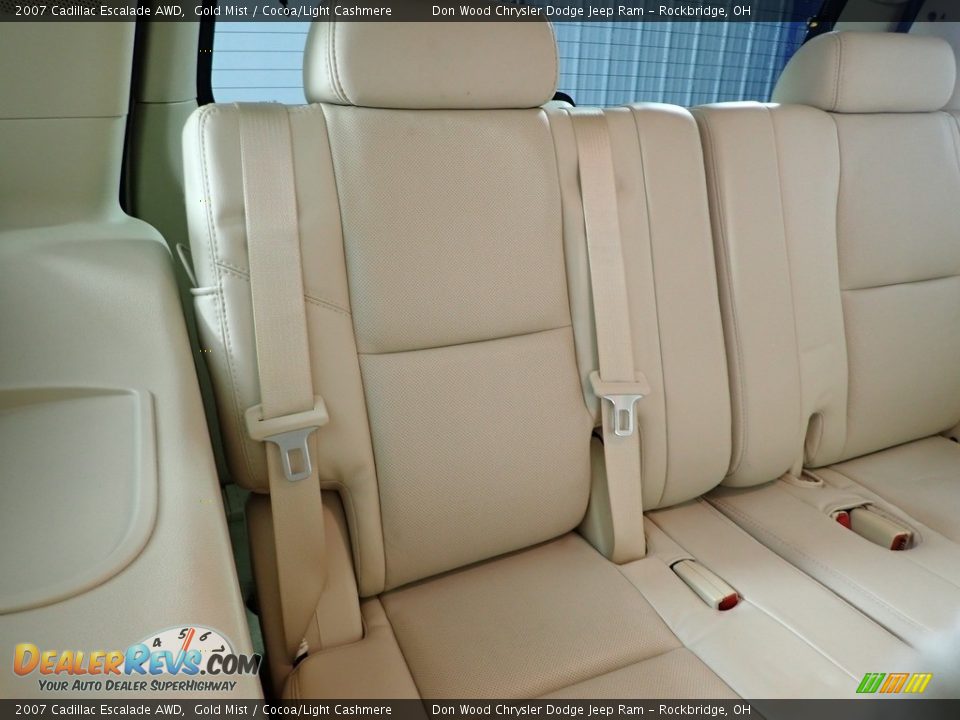 2007 Cadillac Escalade AWD Gold Mist / Cocoa/Light Cashmere Photo #36