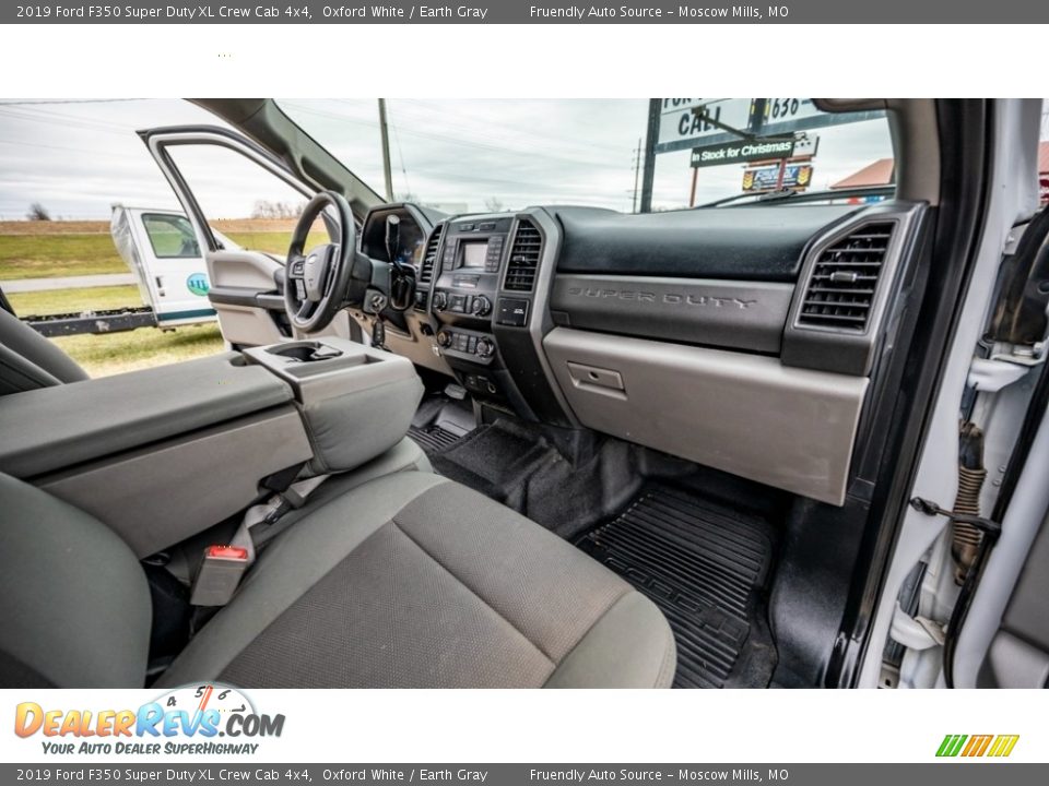 2019 Ford F350 Super Duty XL Crew Cab 4x4 Oxford White / Earth Gray Photo #25