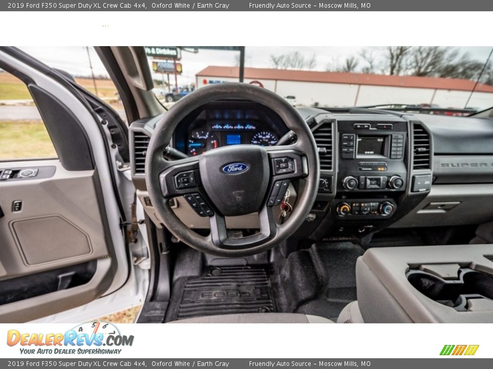 2019 Ford F350 Super Duty XL Crew Cab 4x4 Oxford White / Earth Gray Photo #29