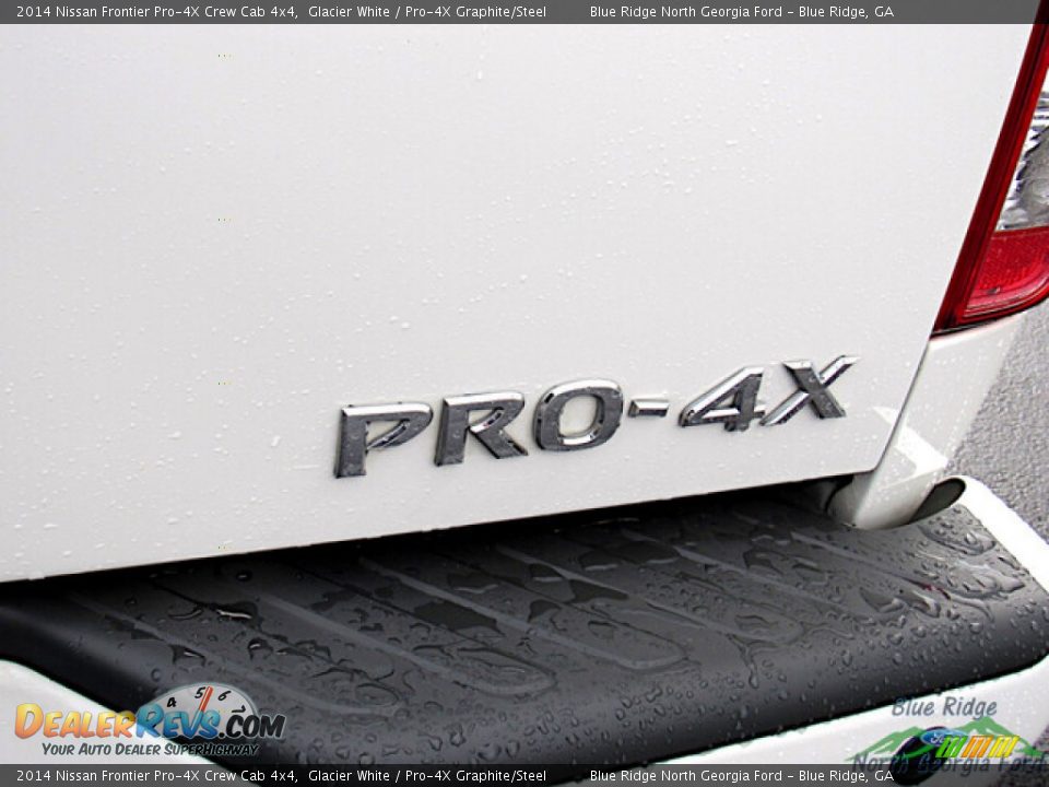 2014 Nissan Frontier Pro-4X Crew Cab 4x4 Glacier White / Pro-4X Graphite/Steel Photo #27