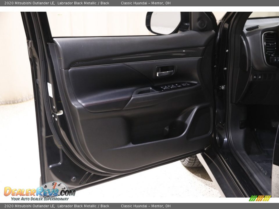 2020 Mitsubishi Outlander LE Labrador Black Metallic / Black Photo #4