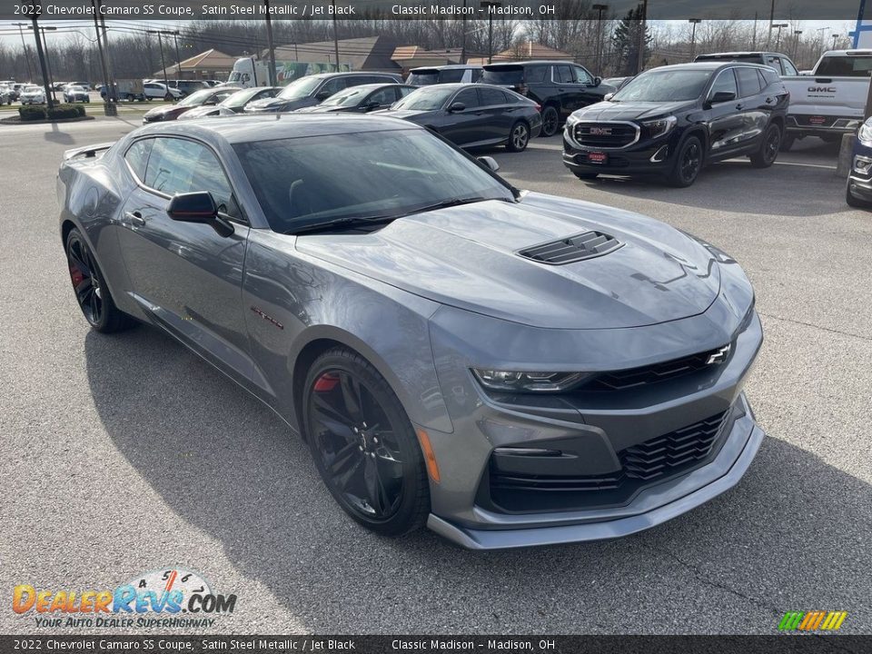 Front 3/4 View of 2022 Chevrolet Camaro SS Coupe Photo #4
