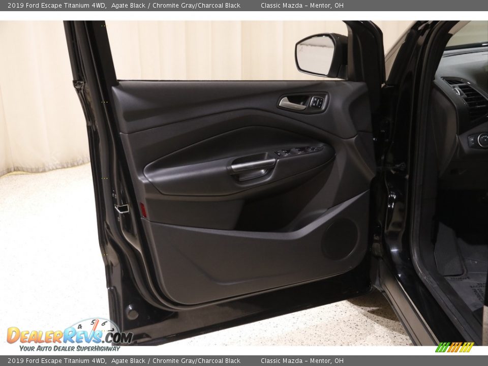 2019 Ford Escape Titanium 4WD Agate Black / Chromite Gray/Charcoal Black Photo #5