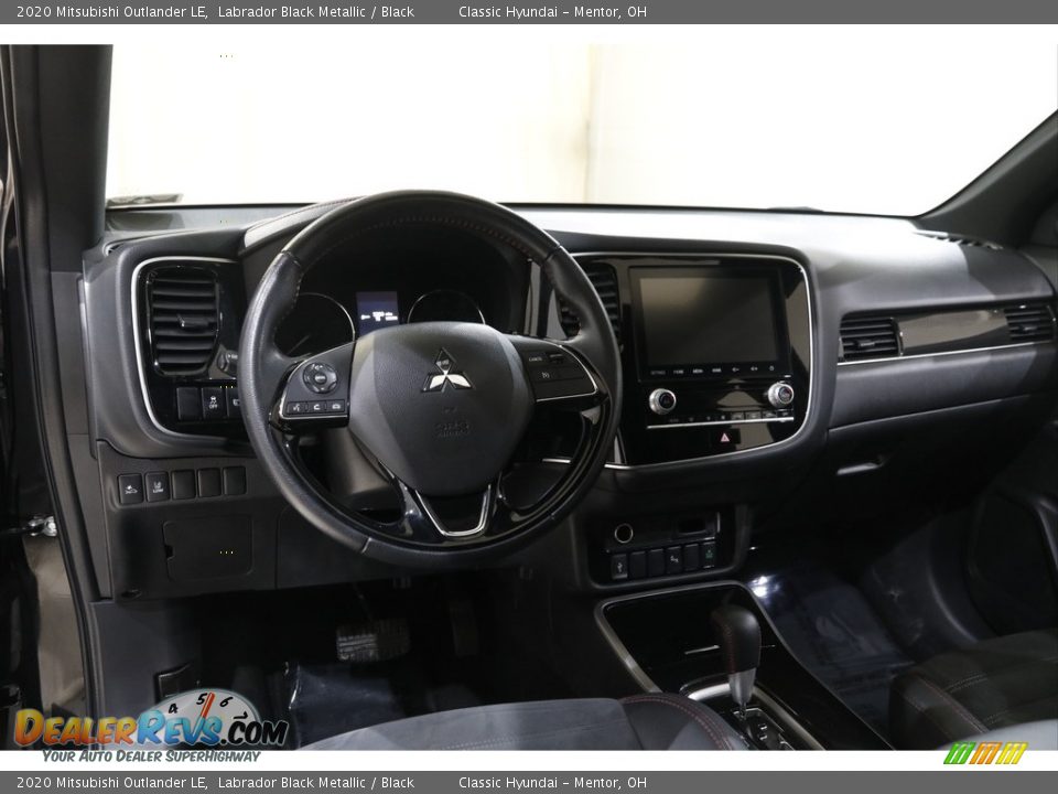 Dashboard of 2020 Mitsubishi Outlander LE Photo #6