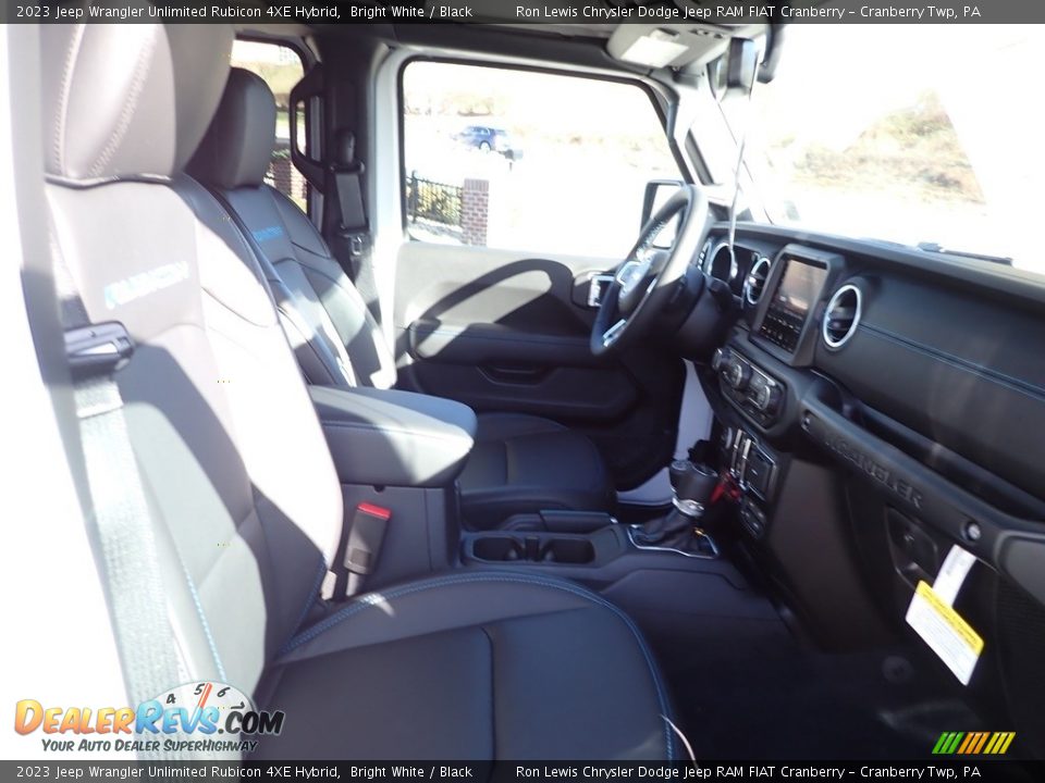 2023 Jeep Wrangler Unlimited Rubicon 4XE Hybrid Bright White / Black Photo #10