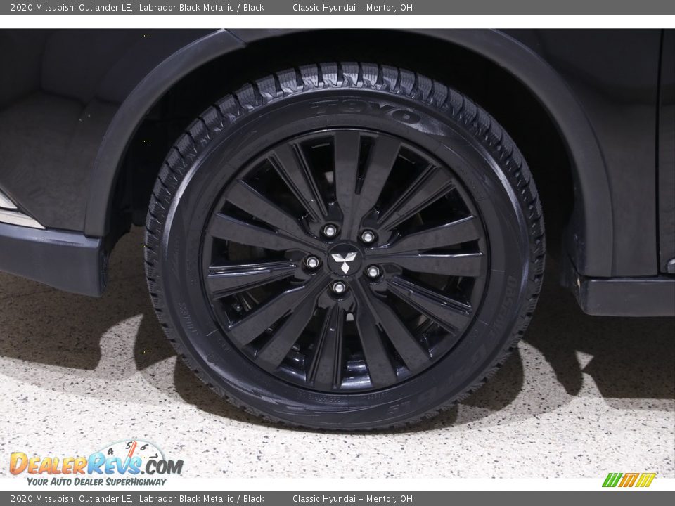 2020 Mitsubishi Outlander LE Wheel Photo #22