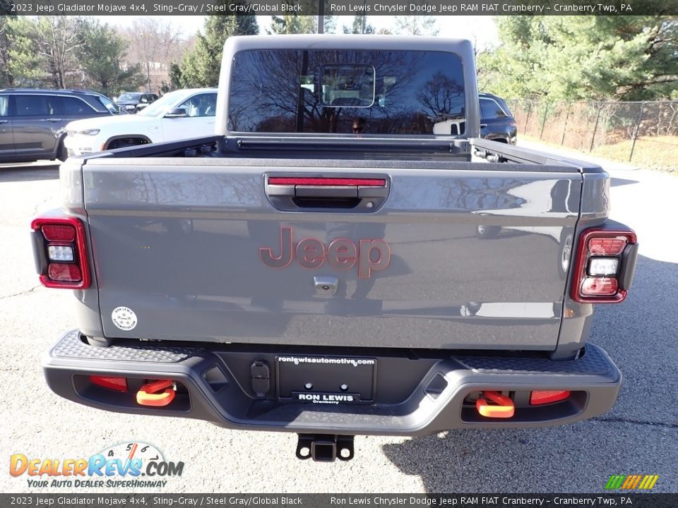 2023 Jeep Gladiator Mojave 4x4 Sting-Gray / Steel Gray/Global Black Photo #4