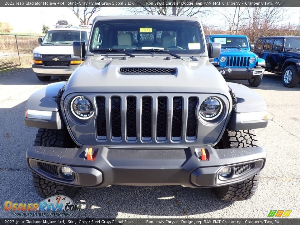 2023 Jeep Gladiator Mojave 4x4 Sting-Gray / Steel Gray/Global Black Photo #8