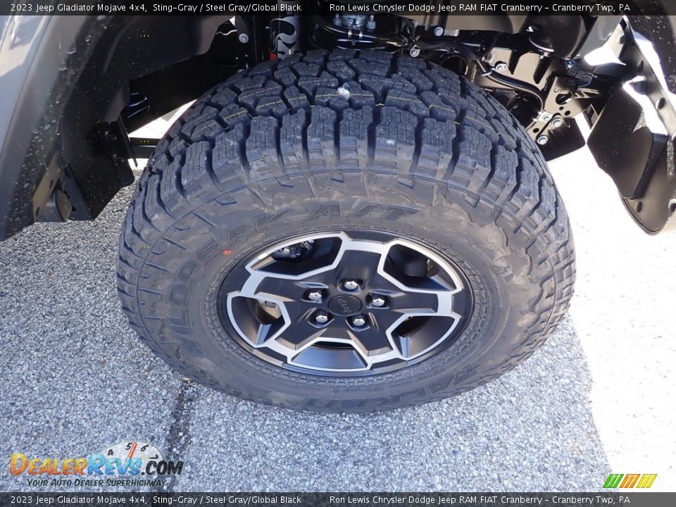 2023 Jeep Gladiator Mojave 4x4 Sting-Gray / Steel Gray/Global Black Photo #9