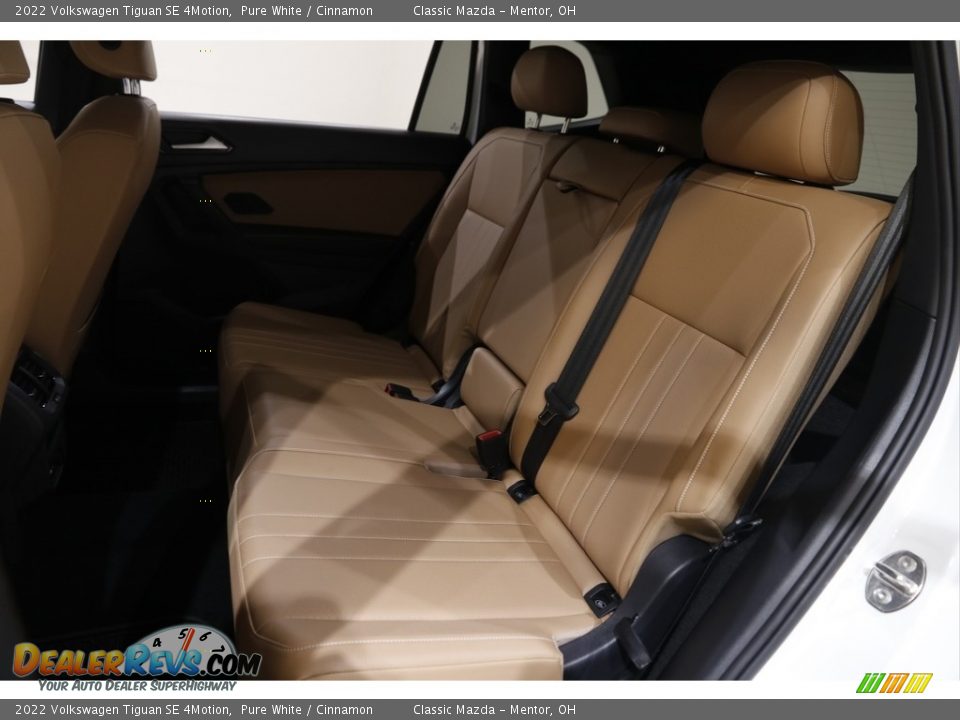 2022 Volkswagen Tiguan SE 4Motion Pure White / Cinnamon Photo #17