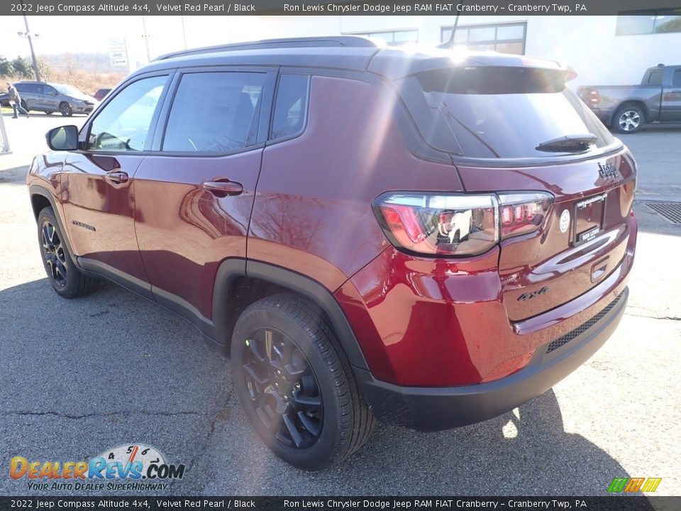 2022 Jeep Compass Altitude 4x4 Velvet Red Pearl / Black Photo #3