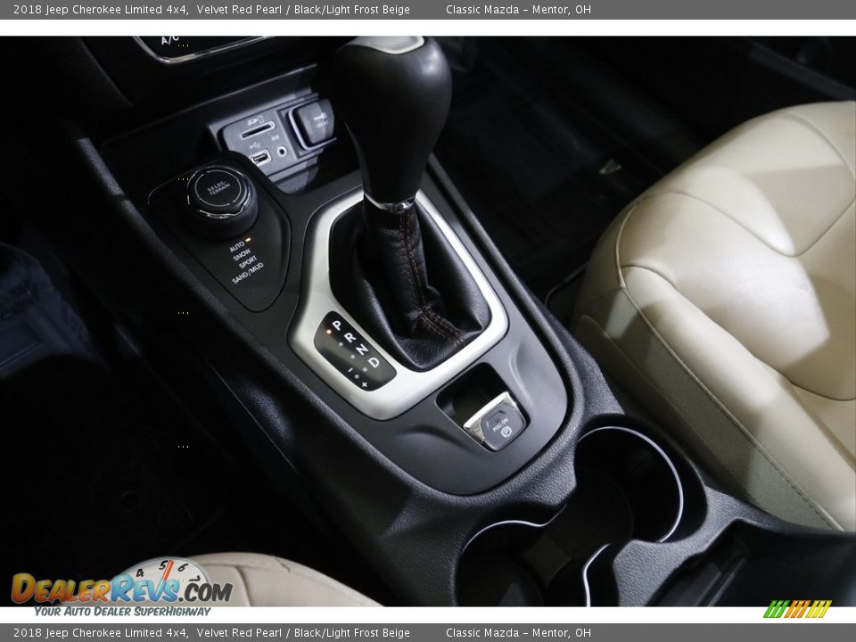 2018 Jeep Cherokee Limited 4x4 Velvet Red Pearl / Black/Light Frost Beige Photo #17