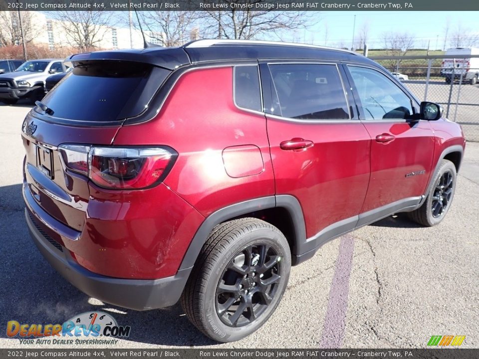 2022 Jeep Compass Altitude 4x4 Velvet Red Pearl / Black Photo #5