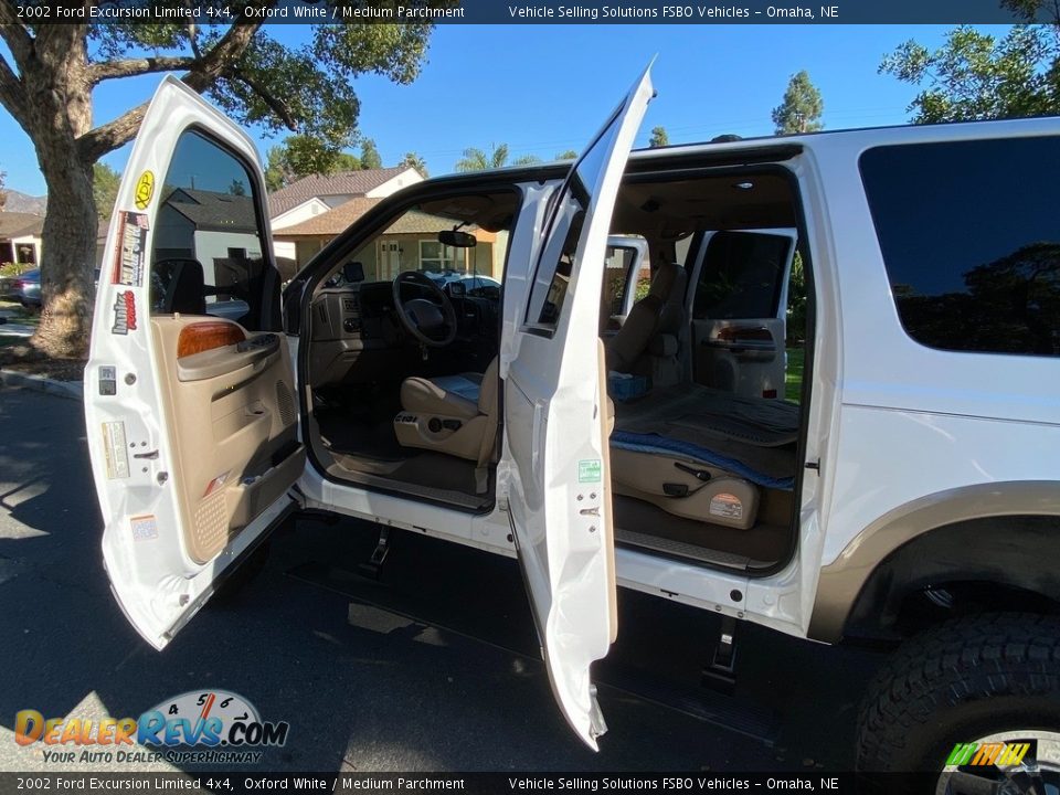 2002 Ford Excursion Limited 4x4 Oxford White / Medium Parchment Photo #20