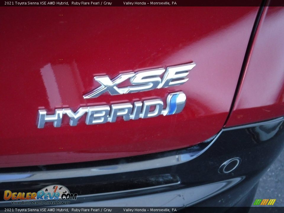 2021 Toyota Sienna XSE AWD Hybrid Ruby Flare Pearl / Gray Photo #9