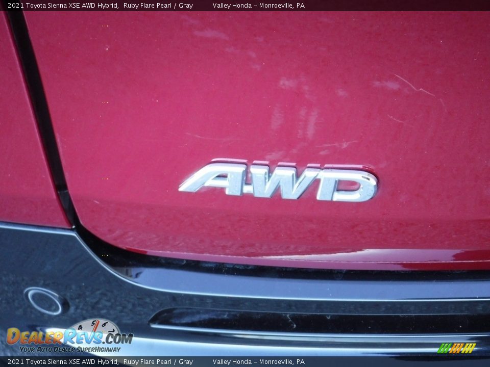 2021 Toyota Sienna XSE AWD Hybrid Ruby Flare Pearl / Gray Photo #10