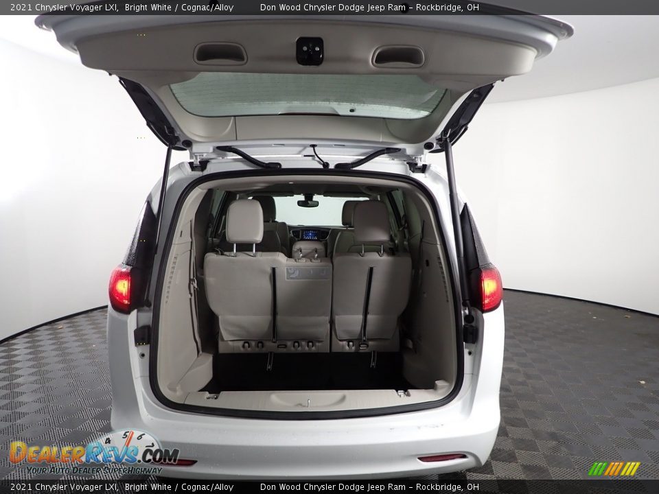 2021 Chrysler Voyager LXI Bright White / Cognac/Alloy Photo #8