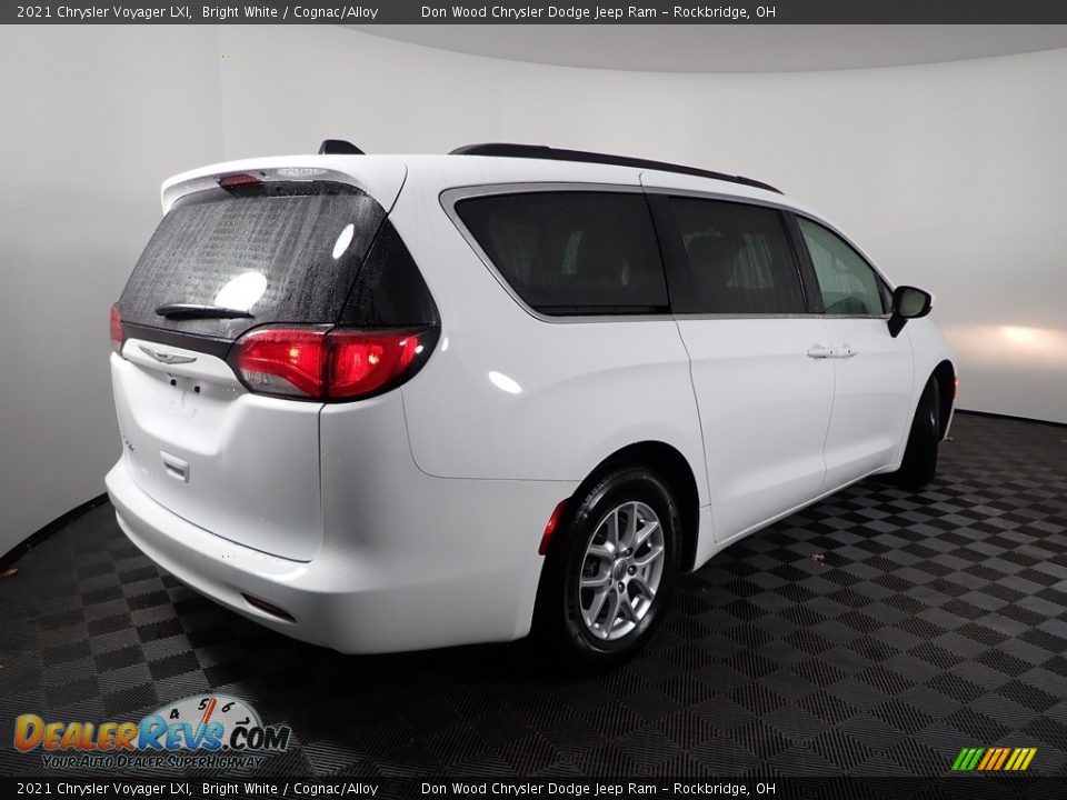 2021 Chrysler Voyager LXI Bright White / Cognac/Alloy Photo #10