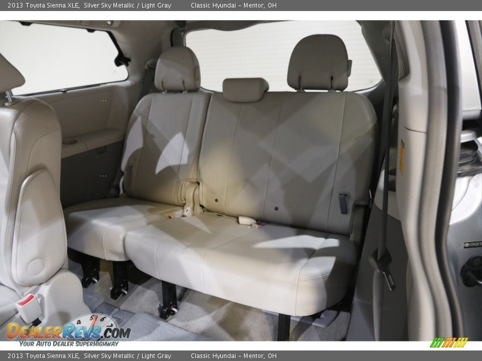 2013 Toyota Sienna XLE Silver Sky Metallic / Light Gray Photo #18