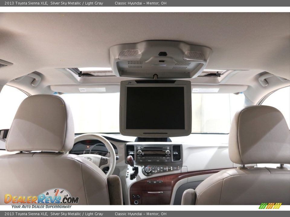 2013 Toyota Sienna XLE Silver Sky Metallic / Light Gray Photo #19