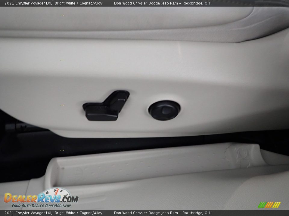 2021 Chrysler Voyager LXI Bright White / Cognac/Alloy Photo #13