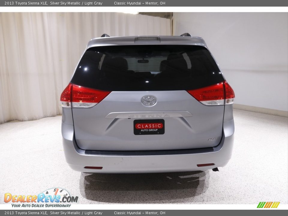 2013 Toyota Sienna XLE Silver Sky Metallic / Light Gray Photo #20