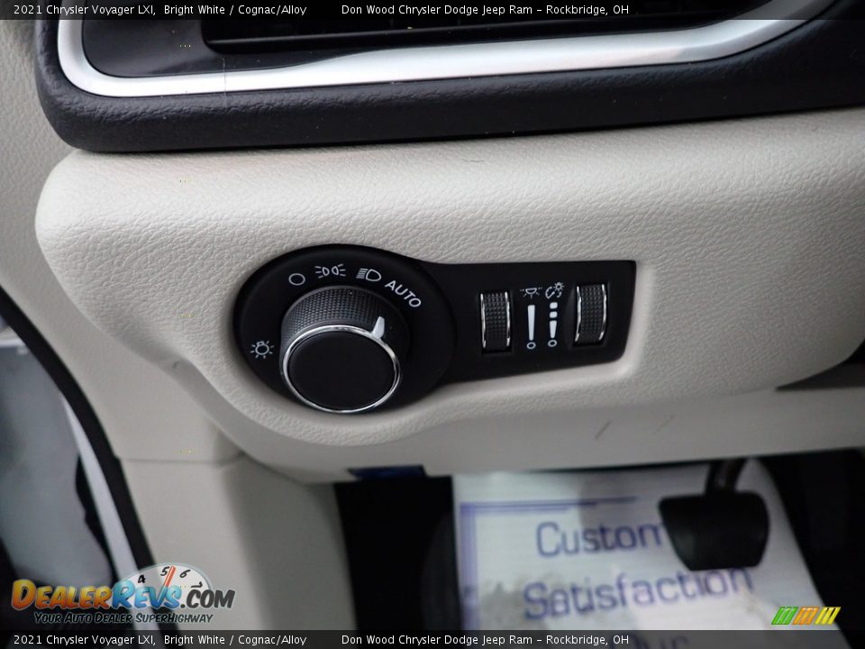 2021 Chrysler Voyager LXI Bright White / Cognac/Alloy Photo #15