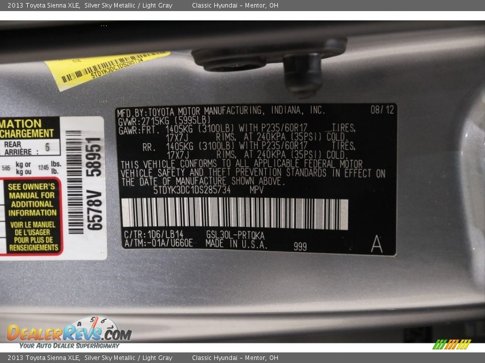 2013 Toyota Sienna XLE Silver Sky Metallic / Light Gray Photo #23