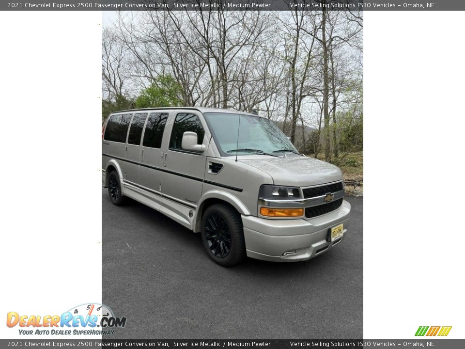 Front 3/4 View of 2021 Chevrolet Express 2500 Passenger Conversion Van Photo #13