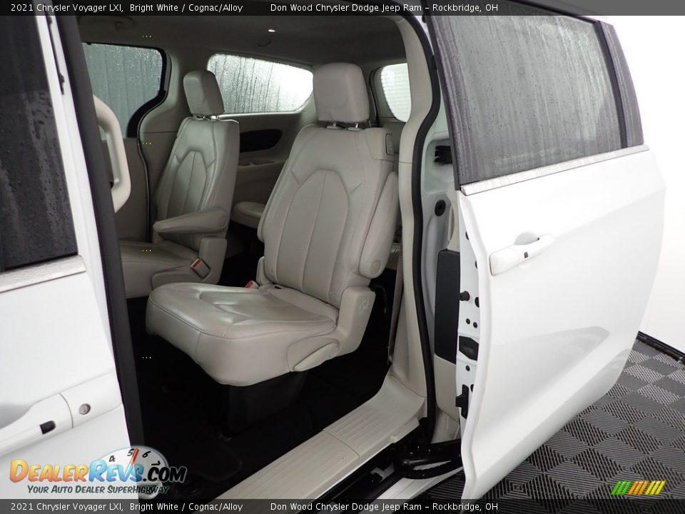 2021 Chrysler Voyager LXI Bright White / Cognac/Alloy Photo #23