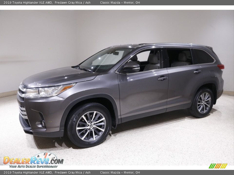 2019 Toyota Highlander XLE AWD Predawn Gray Mica / Ash Photo #3