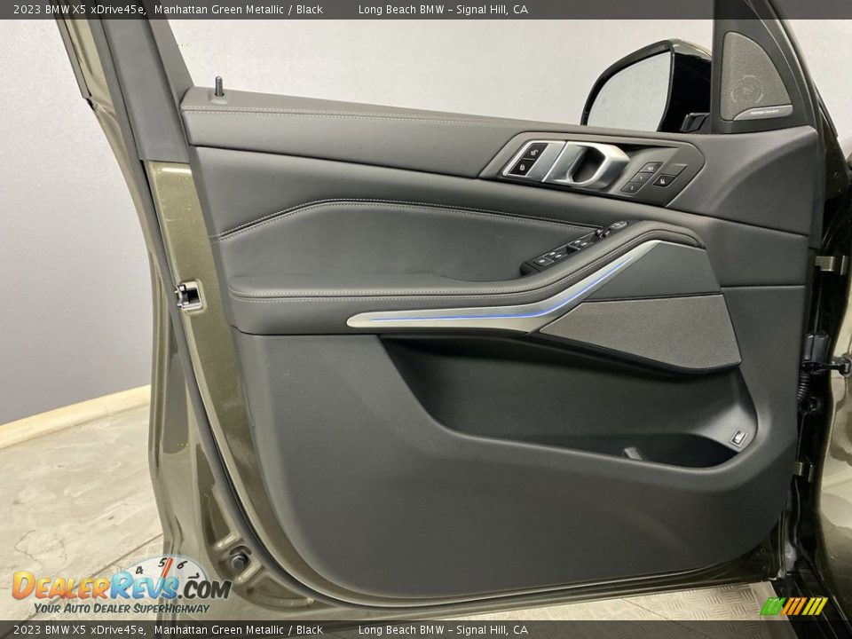 Door Panel of 2023 BMW X5 xDrive45e Photo #10