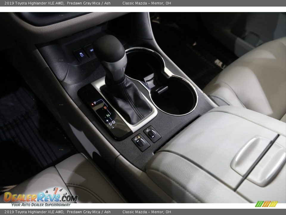 2019 Toyota Highlander XLE AWD Predawn Gray Mica / Ash Photo #14