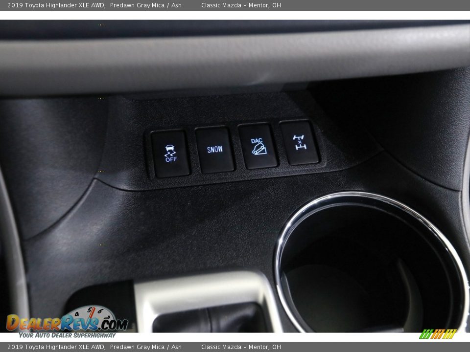 2019 Toyota Highlander XLE AWD Predawn Gray Mica / Ash Photo #16