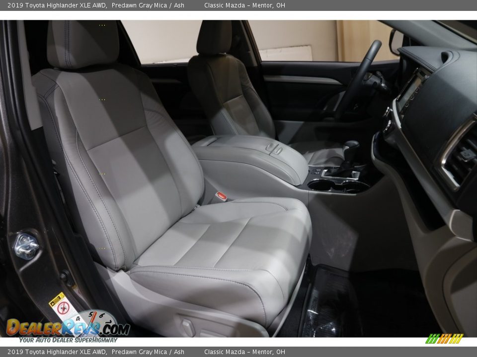 2019 Toyota Highlander XLE AWD Predawn Gray Mica / Ash Photo #17