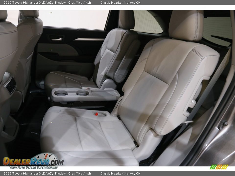 2019 Toyota Highlander XLE AWD Predawn Gray Mica / Ash Photo #19