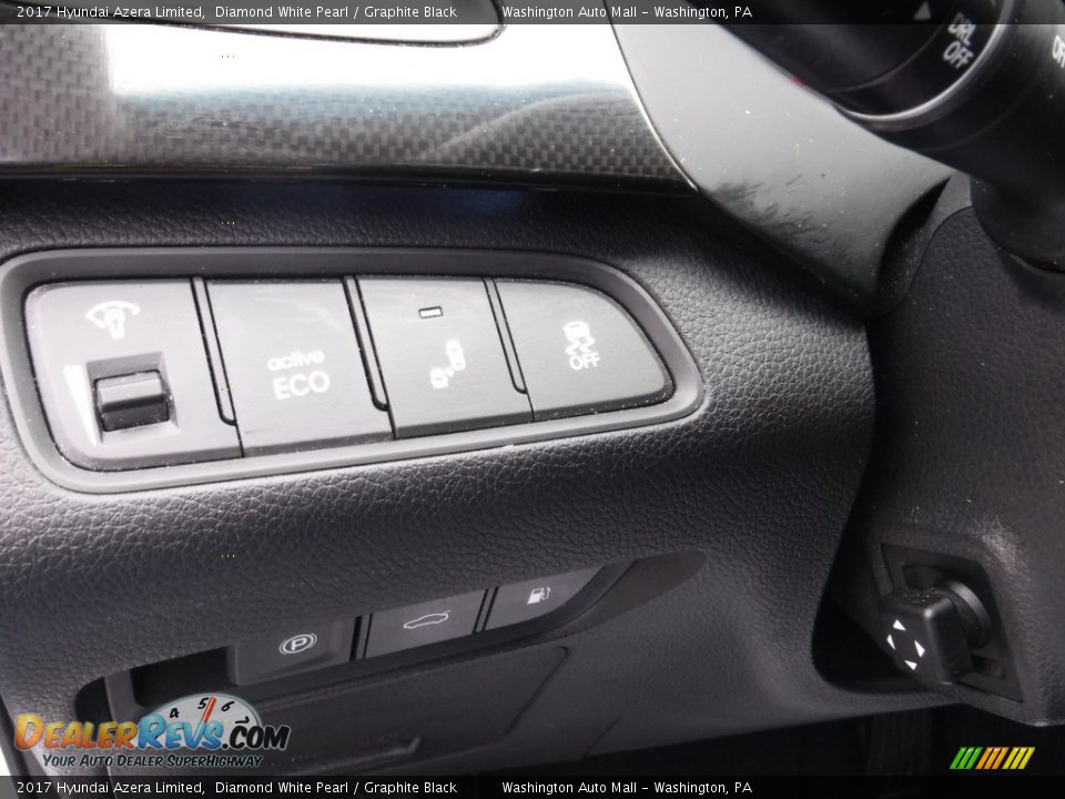 Controls of 2017 Hyundai Azera Limited Photo #19