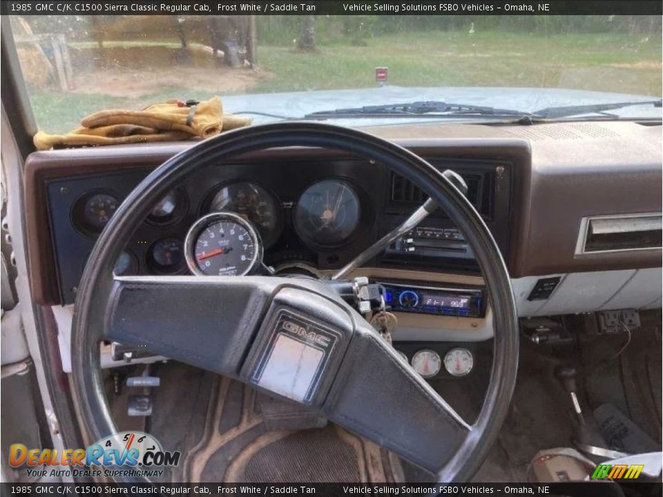 Dashboard of 1985 GMC C/K C1500 Sierra Classic Regular Cab Photo #3