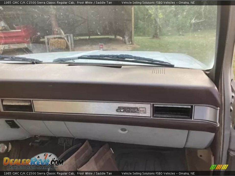 Dashboard of 1985 GMC C/K C1500 Sierra Classic Regular Cab Photo #4