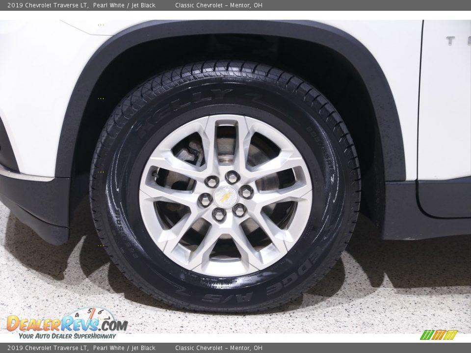 2019 Chevrolet Traverse LT Wheel Photo #22