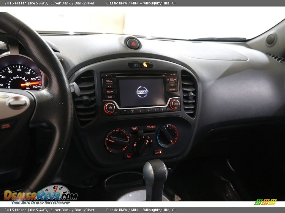 2016 Nissan Juke S AWD Super Black / Black/Silver Photo #9