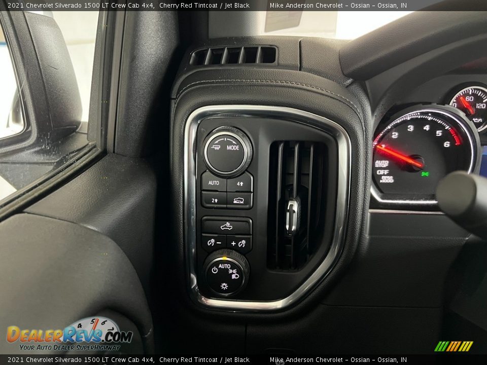 Controls of 2021 Chevrolet Silverado 1500 LT Crew Cab 4x4 Photo #18